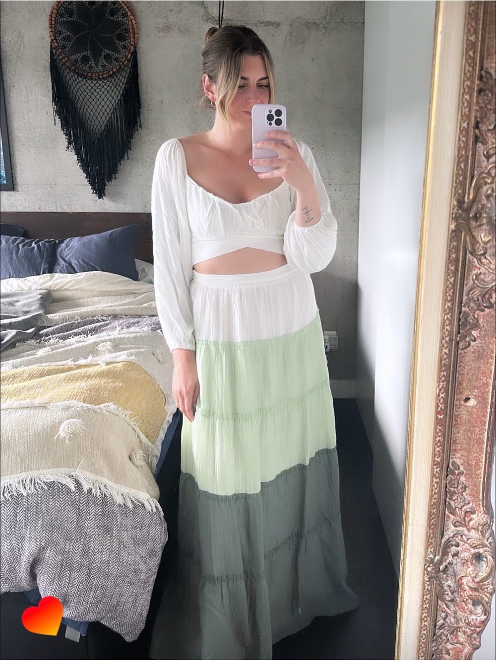 FREE WITH PURCHASE 🛍️
SHEIN White Long-Sleeve Wrap Crop Top